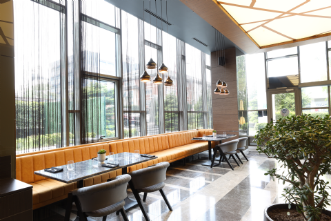 Lystra Cafe & Restaurant